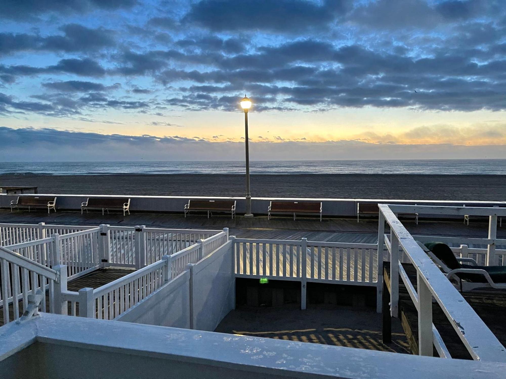 Appartamento Sea Foam Ocean Front 1005 Ocean City Esterno foto